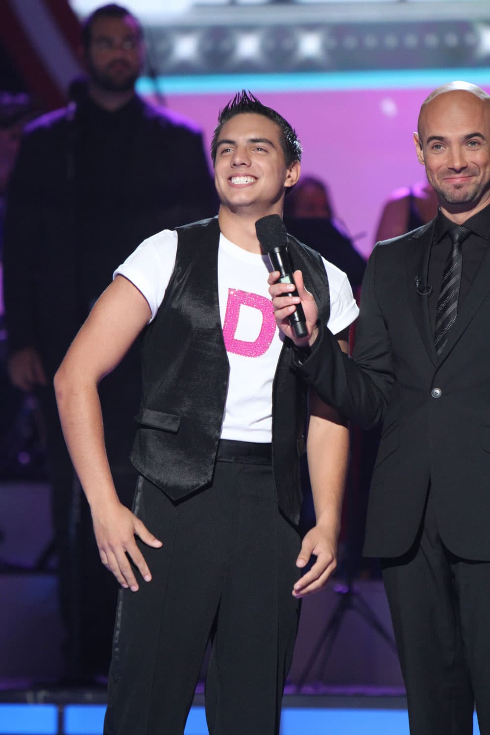 Vadhir se enfrentó en la pista de baile con otras nueve estrellas.