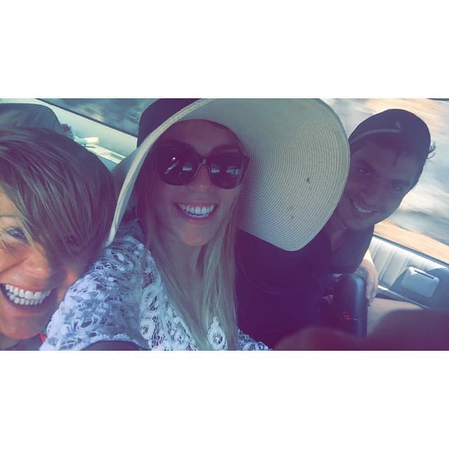 Ya se encarga de conquistar a la suegra, Ale Guzmán.