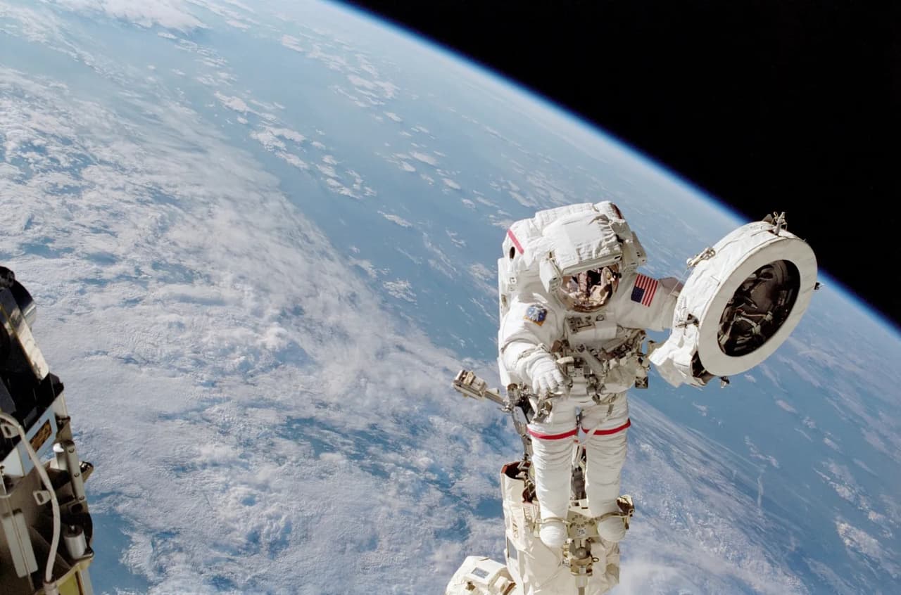 Ellos hicieron historia en la NASA: 10 latinos que llegaron al espacio, dirigieron misiones y conquistaron Marte