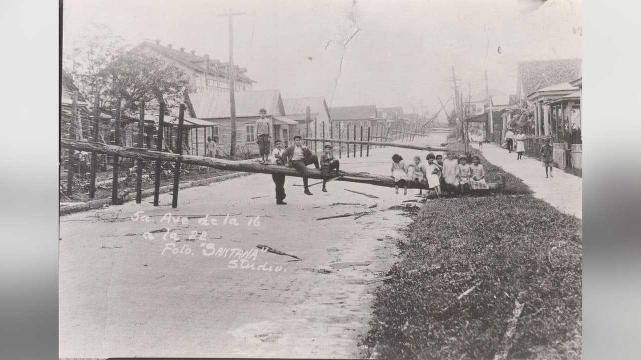 Según el archivo del Servicio Meteorológico Nacional, el ciclón
<b>golpeó la parte norte de Florida el 25 de octubre de 1921</b>.
<br>