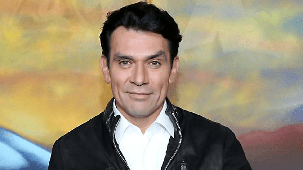 A la fecha, Jorge Salinas continúa sin reconocerla como su hija.
<br>