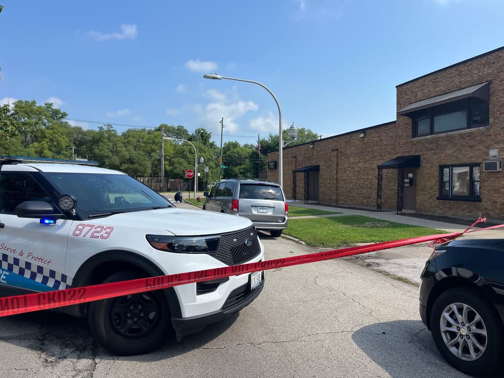 Realizan servicios funerarios tras el hallazgo de 56 cuerpos en South Chicago Chapel