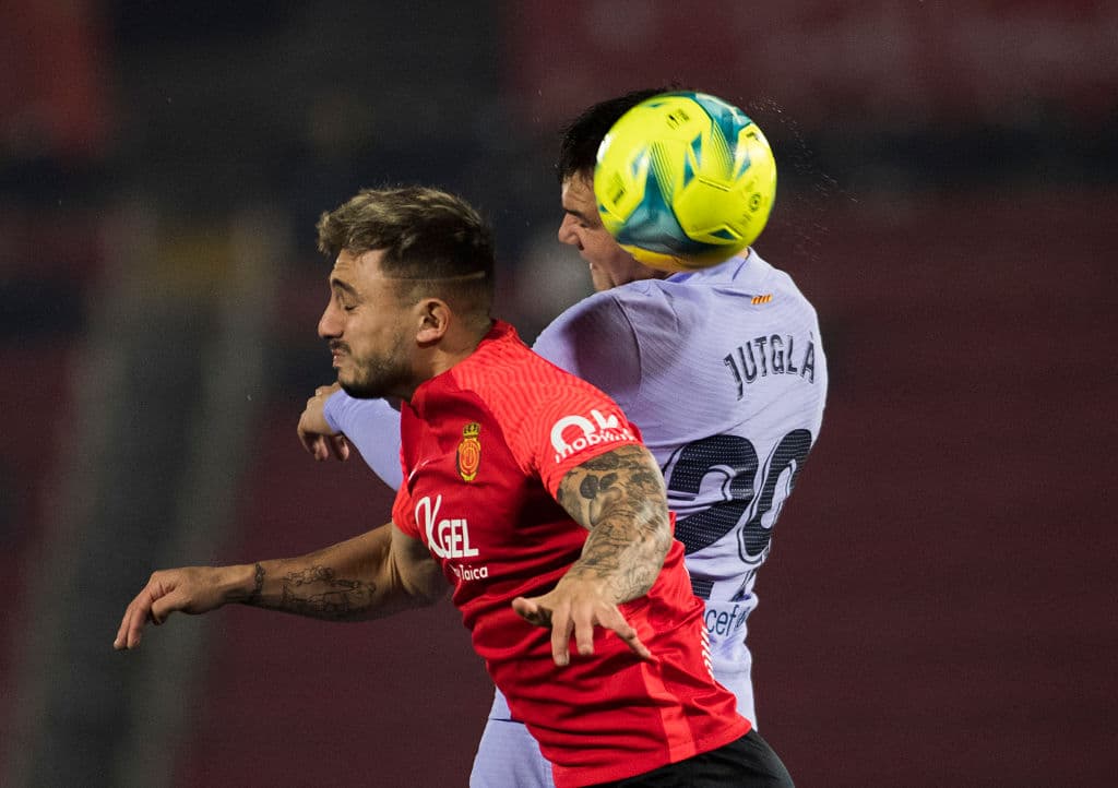 Barcelona derrota al R.C.D. Mallorca por la mínima con gol de Luuk de Jong al minuto 44' durante la Jornada 19 de La Liga y con este resultado ya es quinto en la tabla.