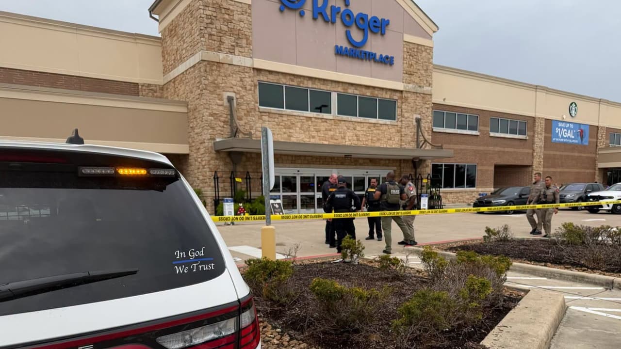 Reportan múltiples heridos tras tiroteo dentro de una tienda Kroger en Cypress