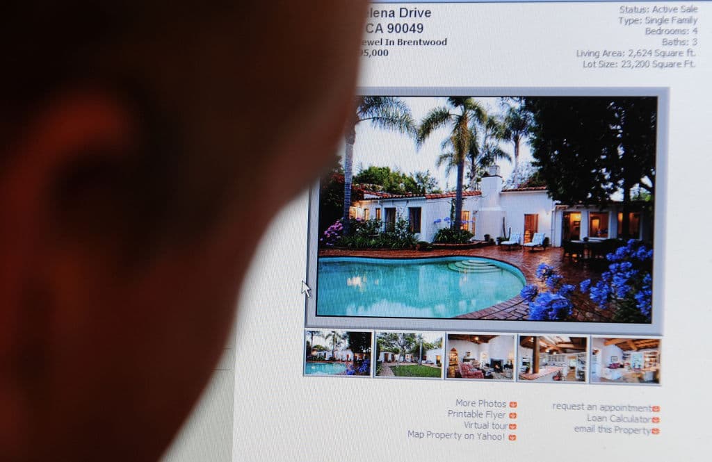 La residencia de estilo colonial español fue construida en el 1929. Tiene tres habitaciones y cuatro baños. Marilyn Monroe, la inmortal estrella del cine de Hollywood, la compró en el 1960.