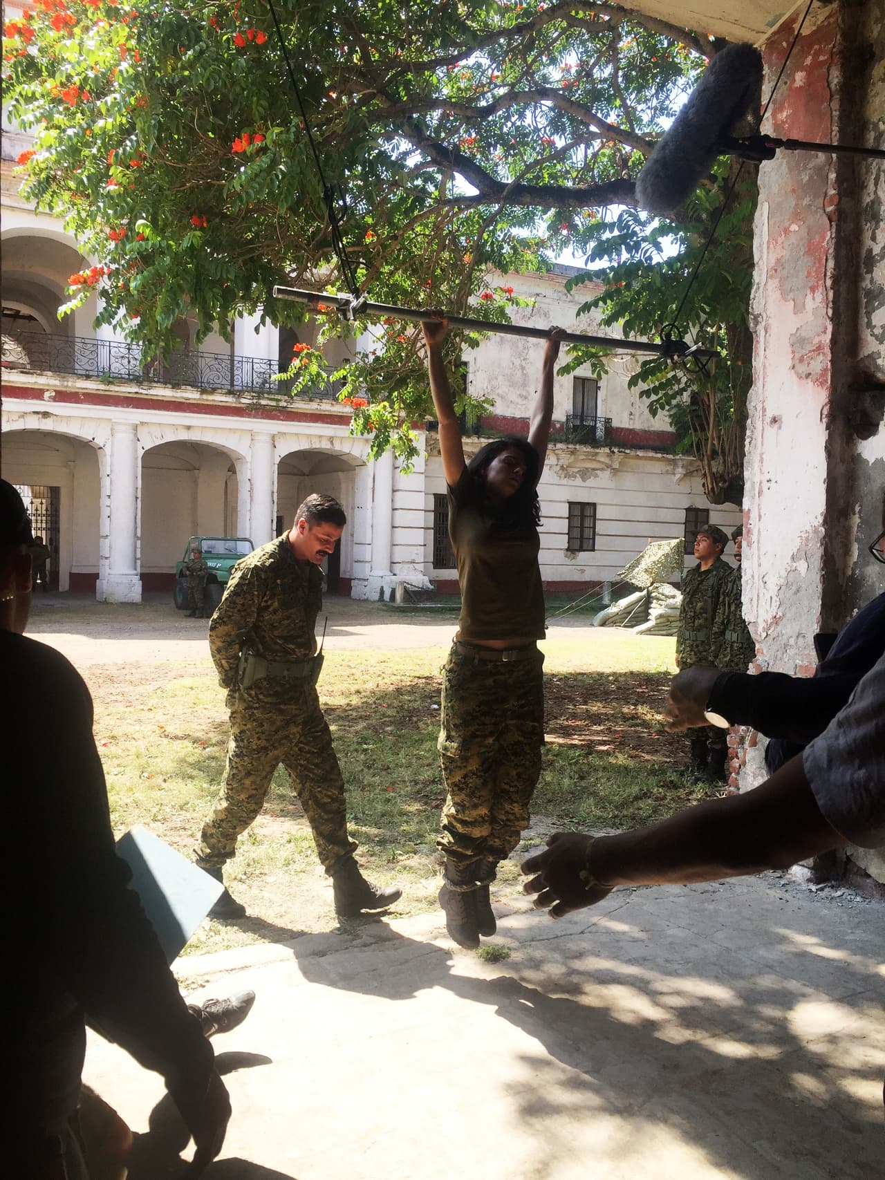 La escena verdaderamente tocó el corazón del público: el personaje de Livia soportó todo el castigo sin decir ni una palabra.