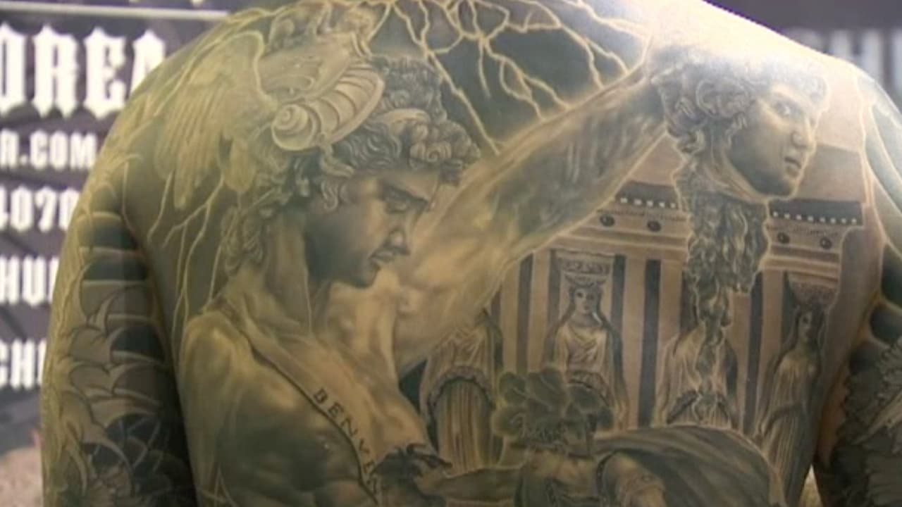 El abogado de inmigración Raed González asegura que se han presentado casos en que los agentes descubren que el significado de los tatuajes está relacionado con pandillas y, entonces. niegan las peticiones de residencia permanente.