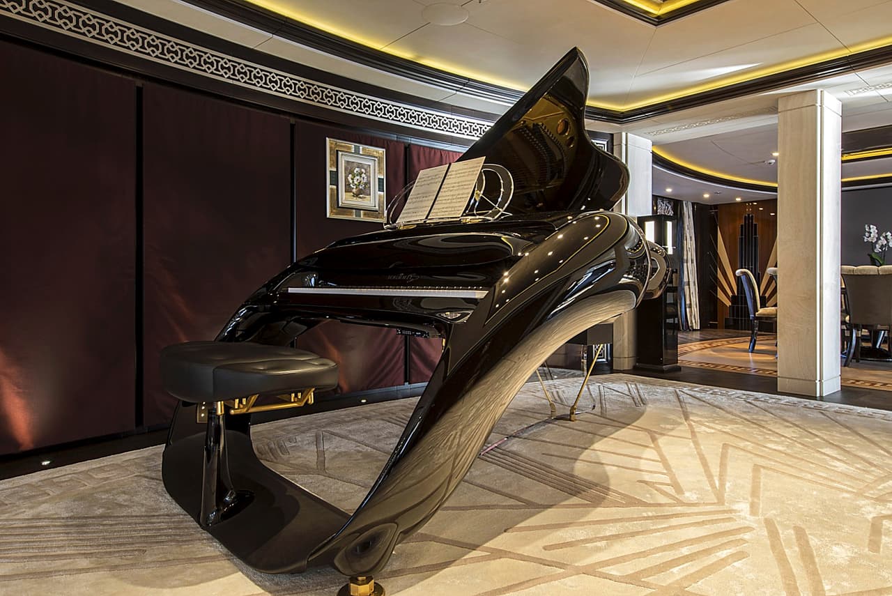 Dentro del barco existe un gimnasio con vista panorámica al mar.
<br>
