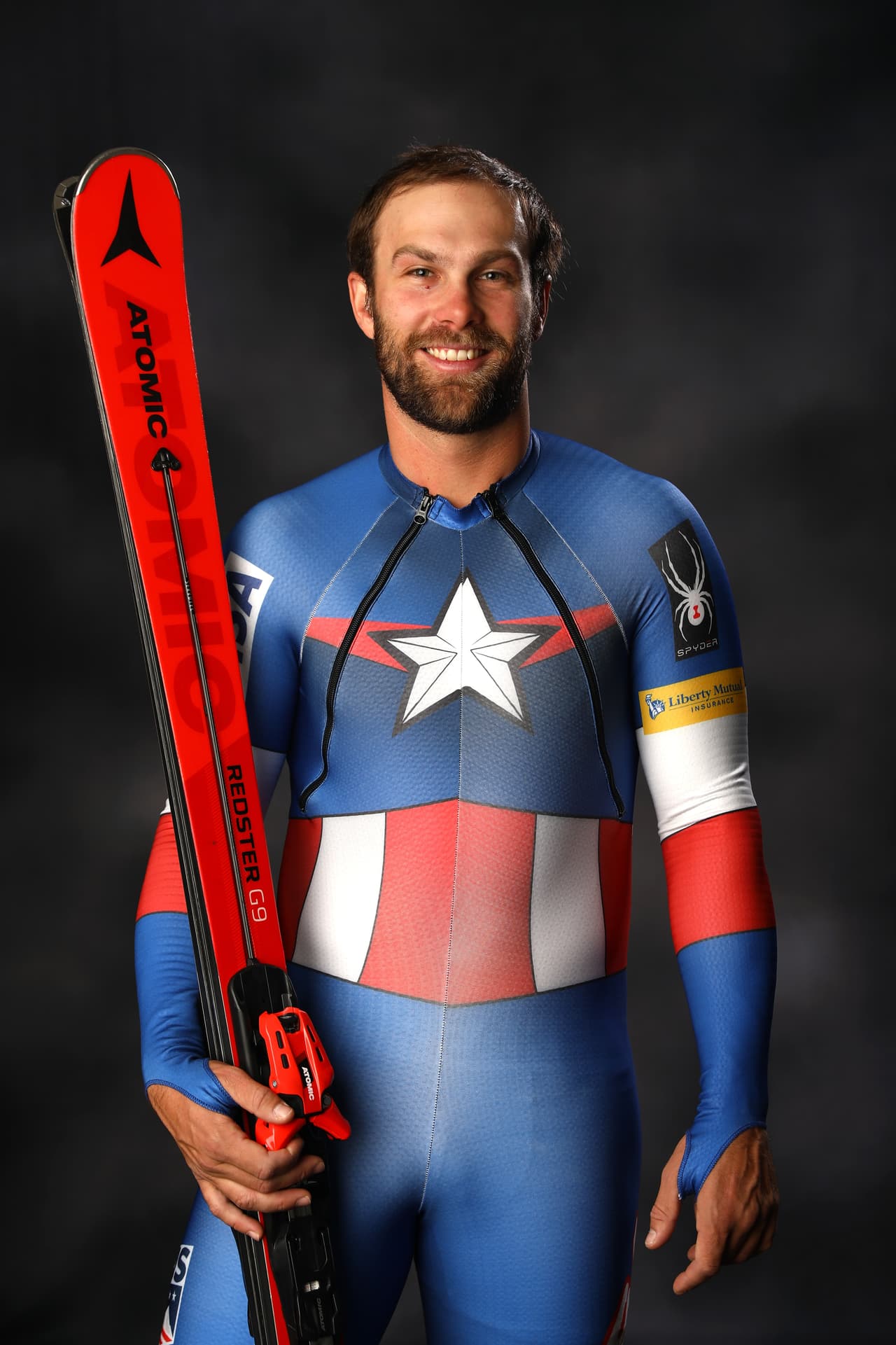 El equipo de esquí de los Estados Unidos ha llamado la atención en Pyeongchang por sus uniformes. Algunas de sus deportistas llevan a Capitán Marvel en sus trajes, mientras que entre los hombres hay quienes se visten de Capitán América.