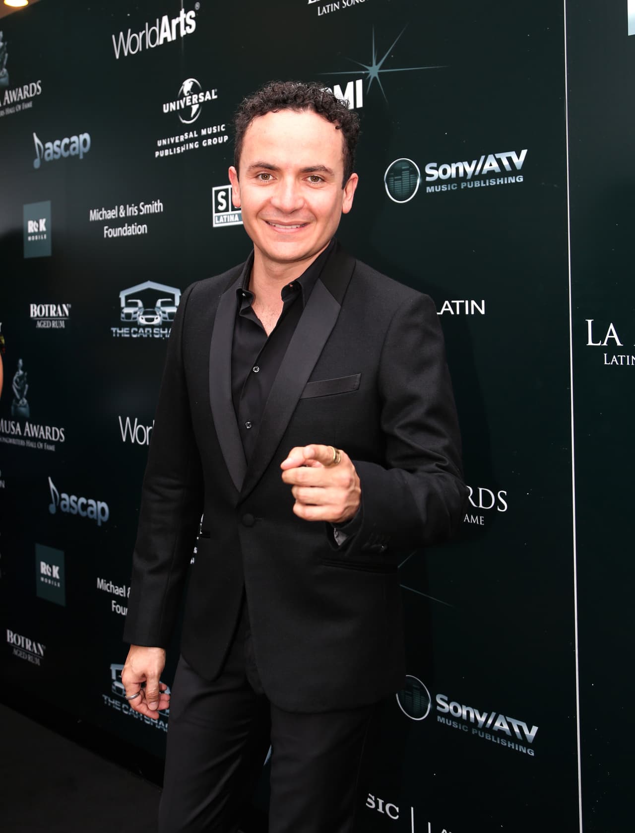 El colombiano se fue con las manos llenas a casa al recibir el 'Premio Triunfador'.