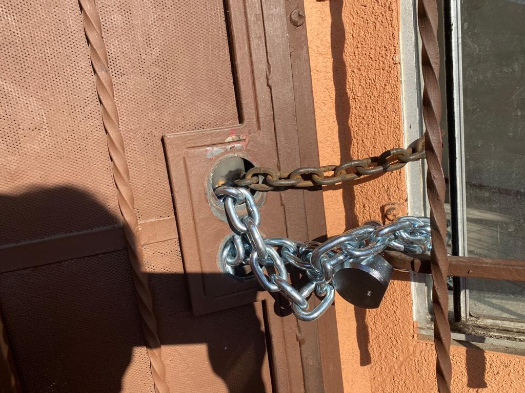 Denuncian desalojos en California pese a la orden de protección del gobernador por el coronavirus