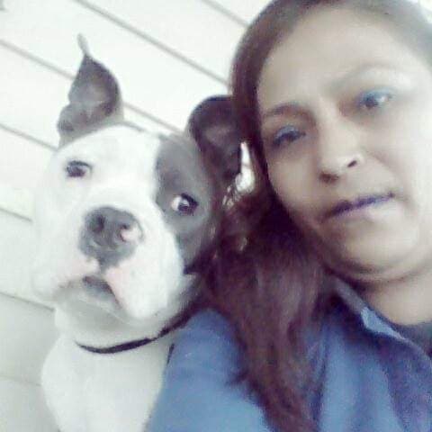 Maria Luisa López dice que su lindo Sparky es muy obediente.