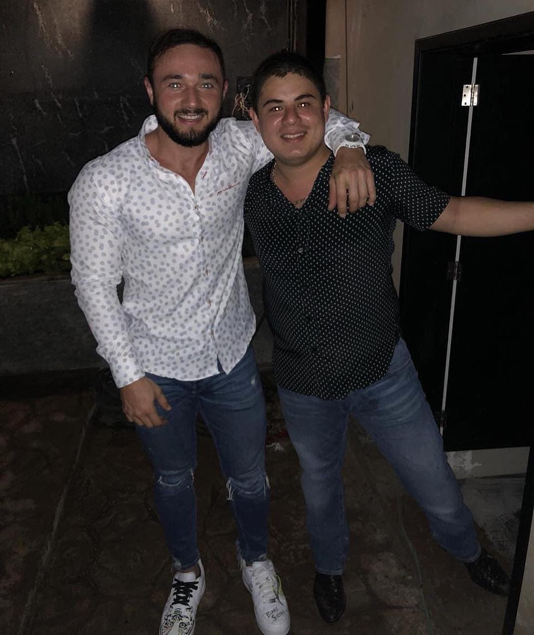 Tal es el caso de Alfredo Olivas, quien es su amigo desde hace más de una década y ha recibido su apoyo en las buenas y en las malas.