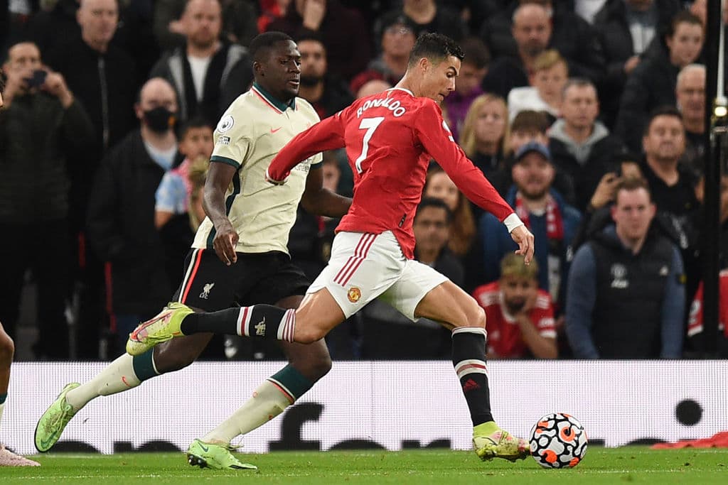 Manchester United sufre dolorosa derrota en Old Trafford ante el Liverpool, quien goleó 5-0 durante la J9. Nabi Keita (5'), Diogo Jota (13') y Mohamed Salah con hat-trick (38', 45+5' y 50') se encargaron de las anotaciones ante los locales; Cristiano Ronaldo no pudo anotar en esta ocasión.