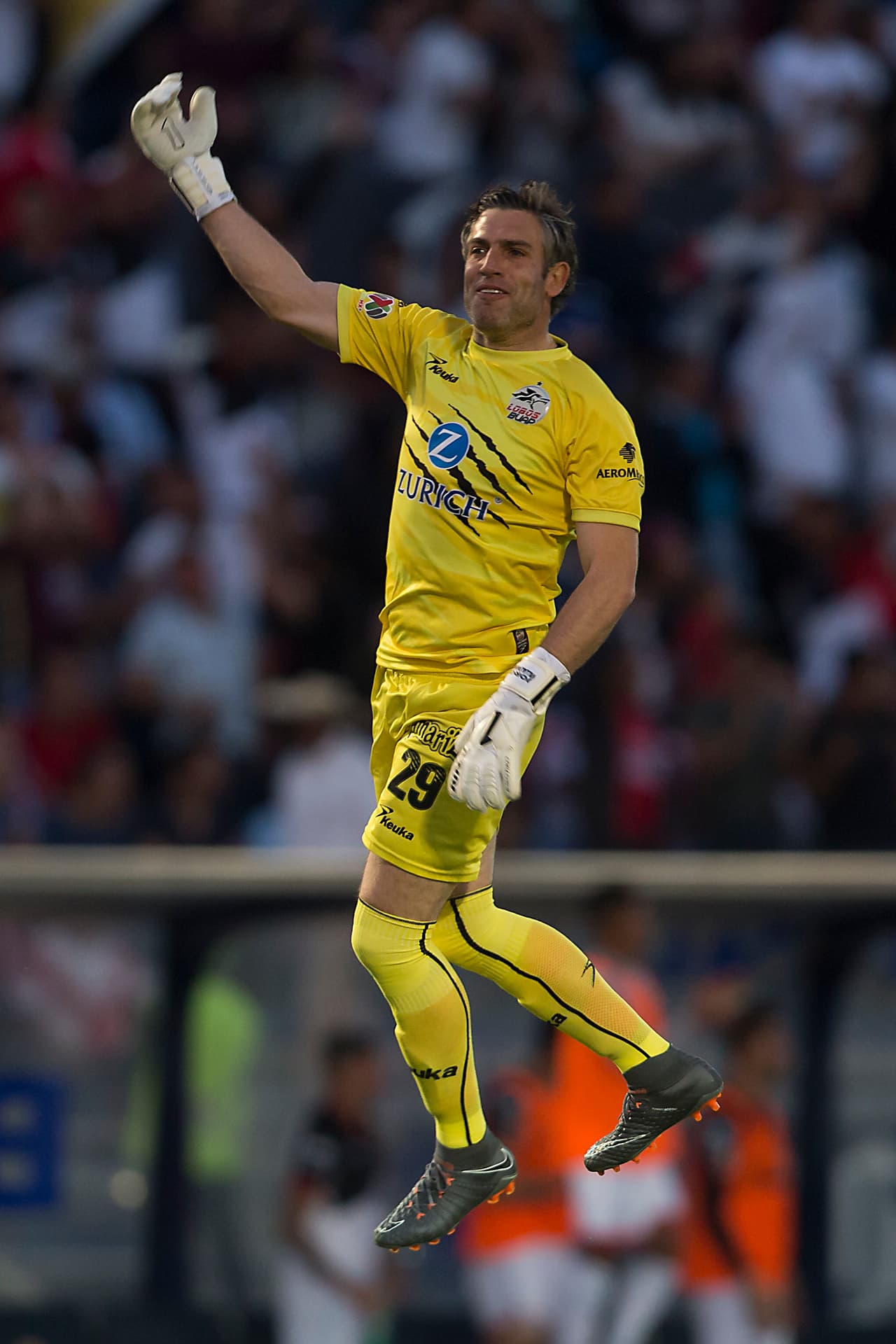 Los goles continuaron cayendo y todo el equipo, comenzando por Jorge Villalpando, celebraron en grande.