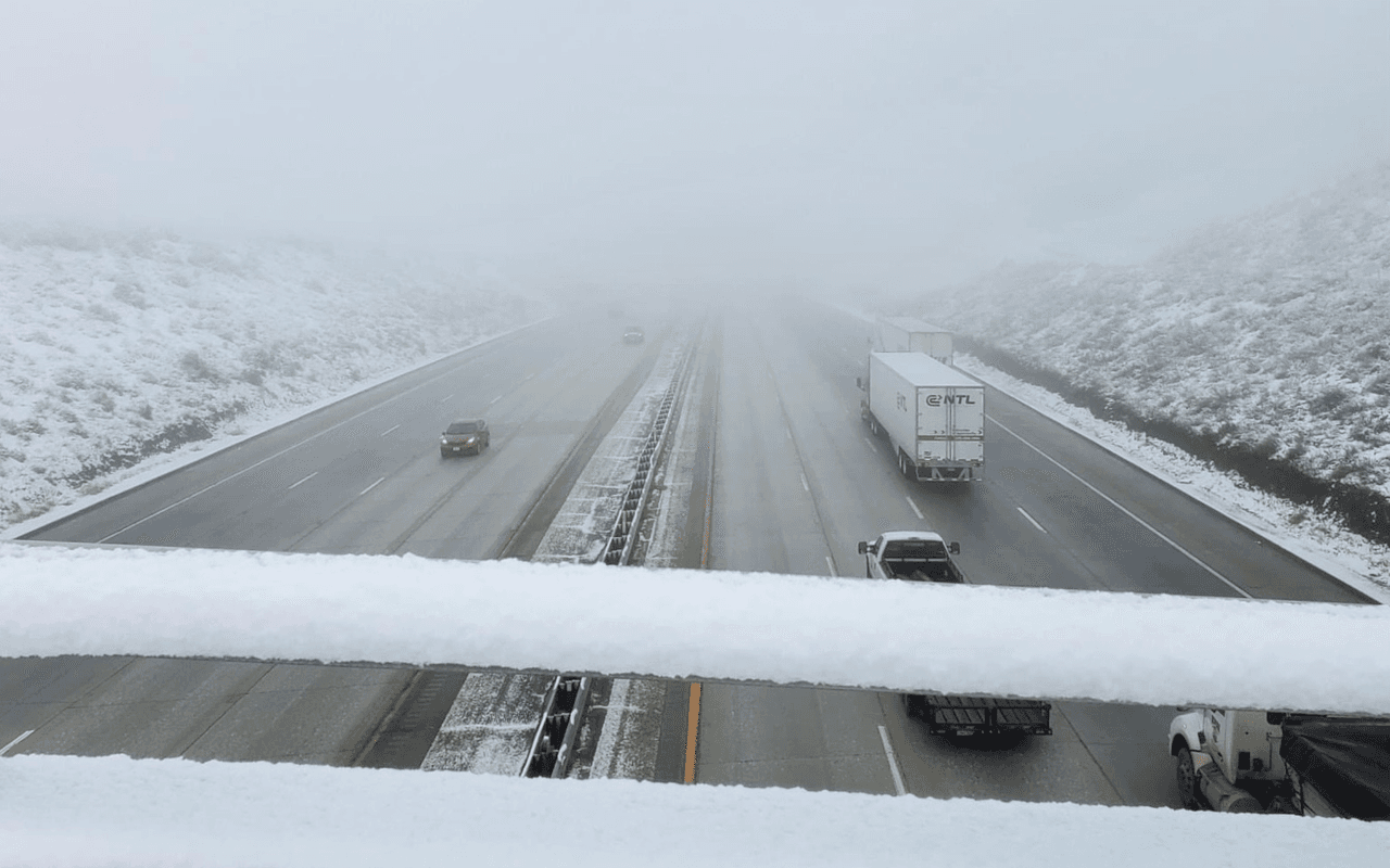 Reportan nieve y lluvia en autopista 5 al sur del Valle Central