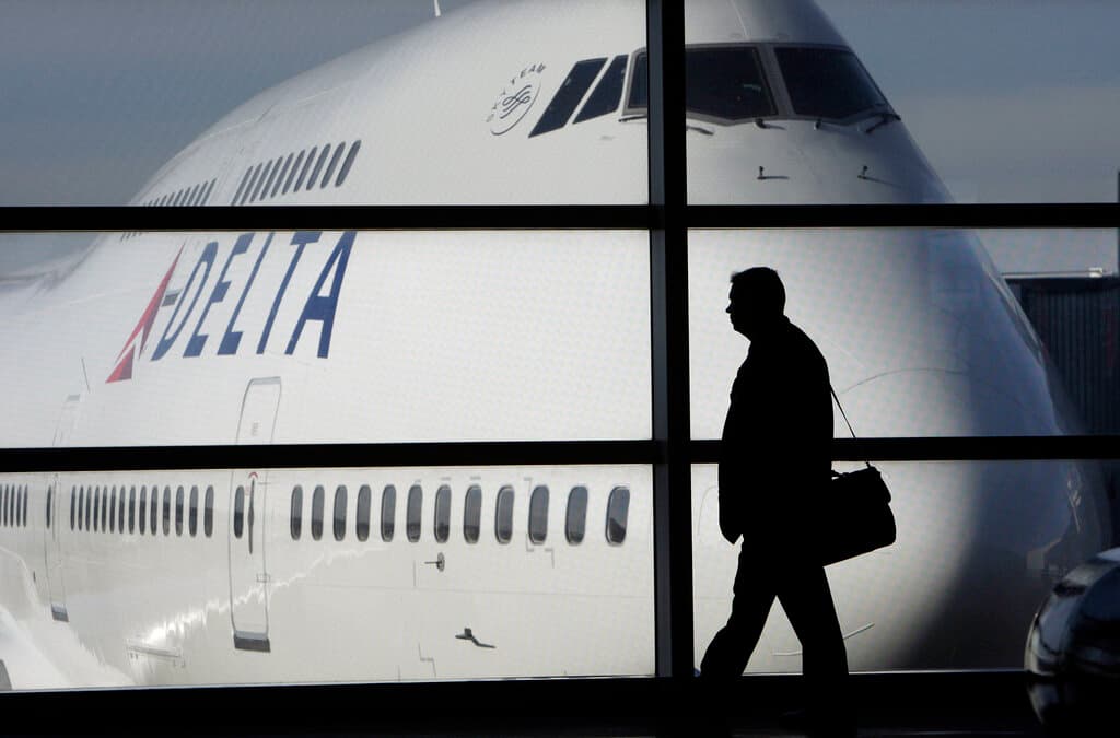 Aterrizaje de emergencia: piloto de Delta cambia de ruta porque necesitaba llegar a un hospital