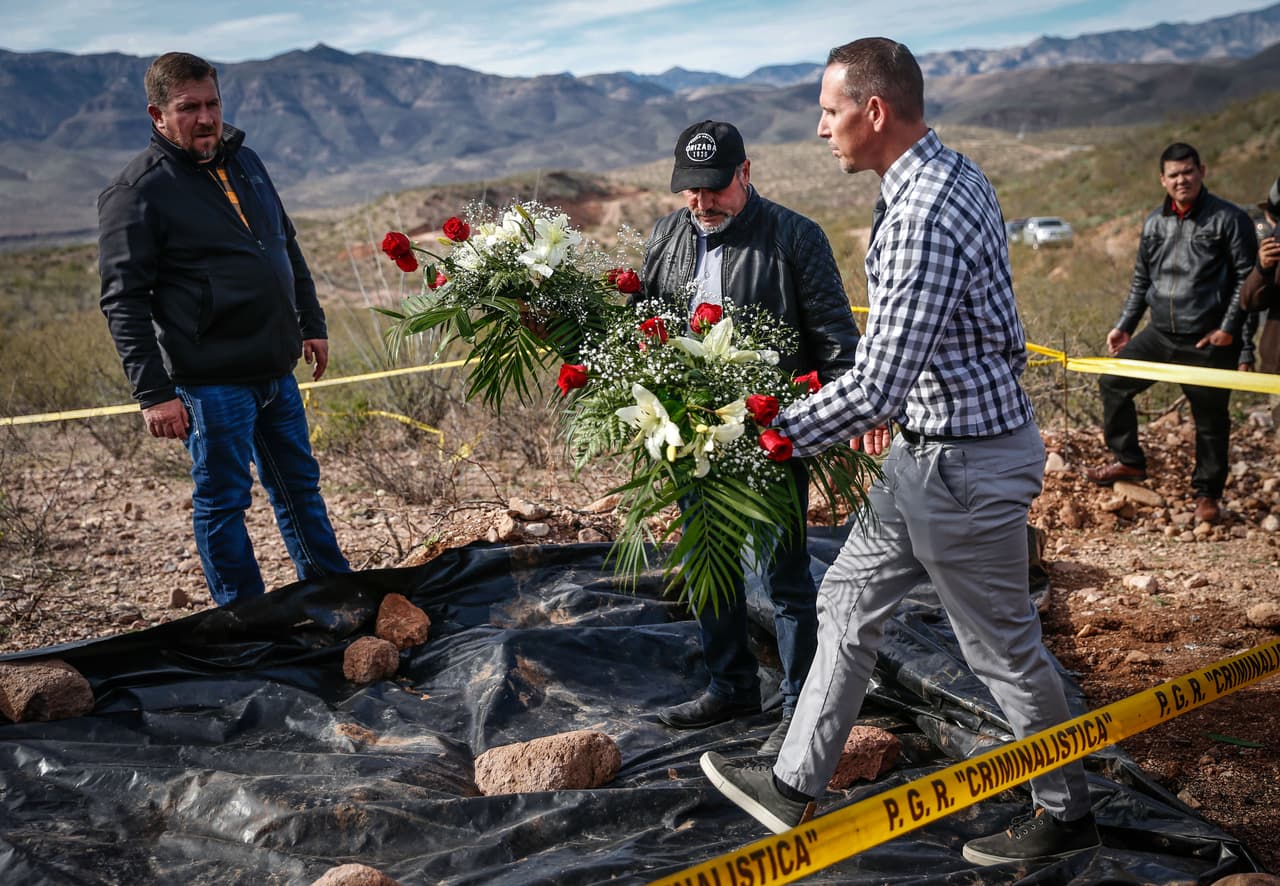“Ya es tiempo de enfrentar esta crisis”, piden los LeBarón a AMLO en el lugar donde ocurrió la masacre