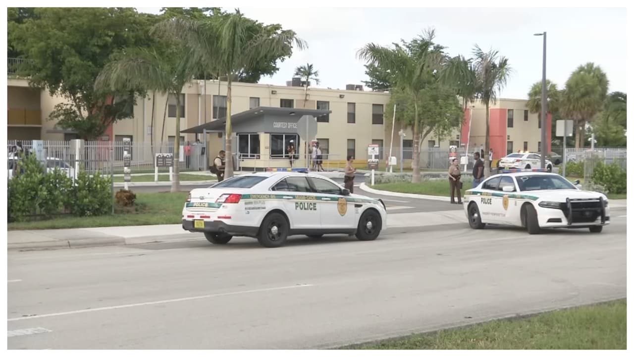 Cuatro adolescentes de entre 13 y 15 años son baleados en un tiroteo en el suroeste de Miami-Dade