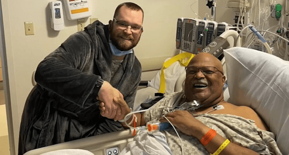 Un viaje salvavidas: Conductor de Uber dona un riñón a su pasajero