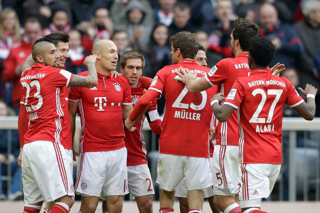 El tercer y definitivo gol llegó al minuto 55 con la segunda anotación de Lewandwoski que consiguió su anotación número 21 de la temporada.