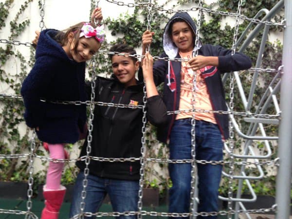 Ellos son José Eduardo y Roberto Miguel, los hijos de Itatí Cantoral y Eduardo Santamarina.