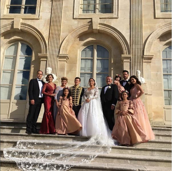 Un enlace mágico lleno de elegancia.