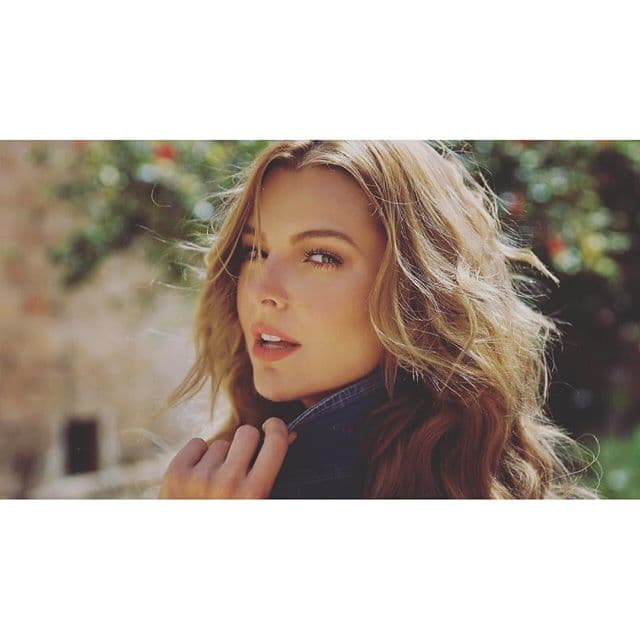 La sexy venezolana interpretará el personaje de "Cristina Vélez Valderrama" y hará un triángulo amoroso con los protagonistas Betty Monroe y Cristián de la Fuente.