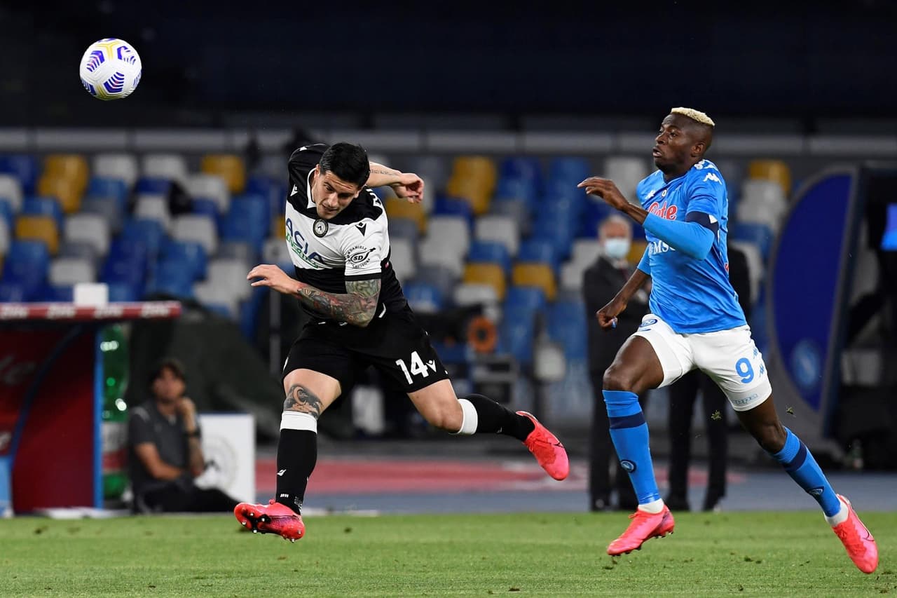 Napoli golea al Udinese en el Estadio Diego Armando Maradona 5-1 en la Serie A. Insigne, Di Lorenzo, Hirving Lozano, Fabián Ruiz y Zielinski le dieron la victoria a los locales, mientras que Stefano Okaka anotó el único tanto para los visitantes. Los de Gatusso cerca de amarrar un puesto para la Champions League.