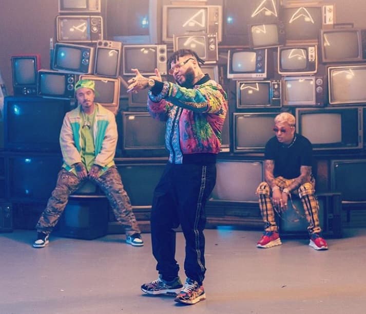 El video de 'Ponle', que también fue lanzado el 7 de septiembre, fue filmado en Nueva York.