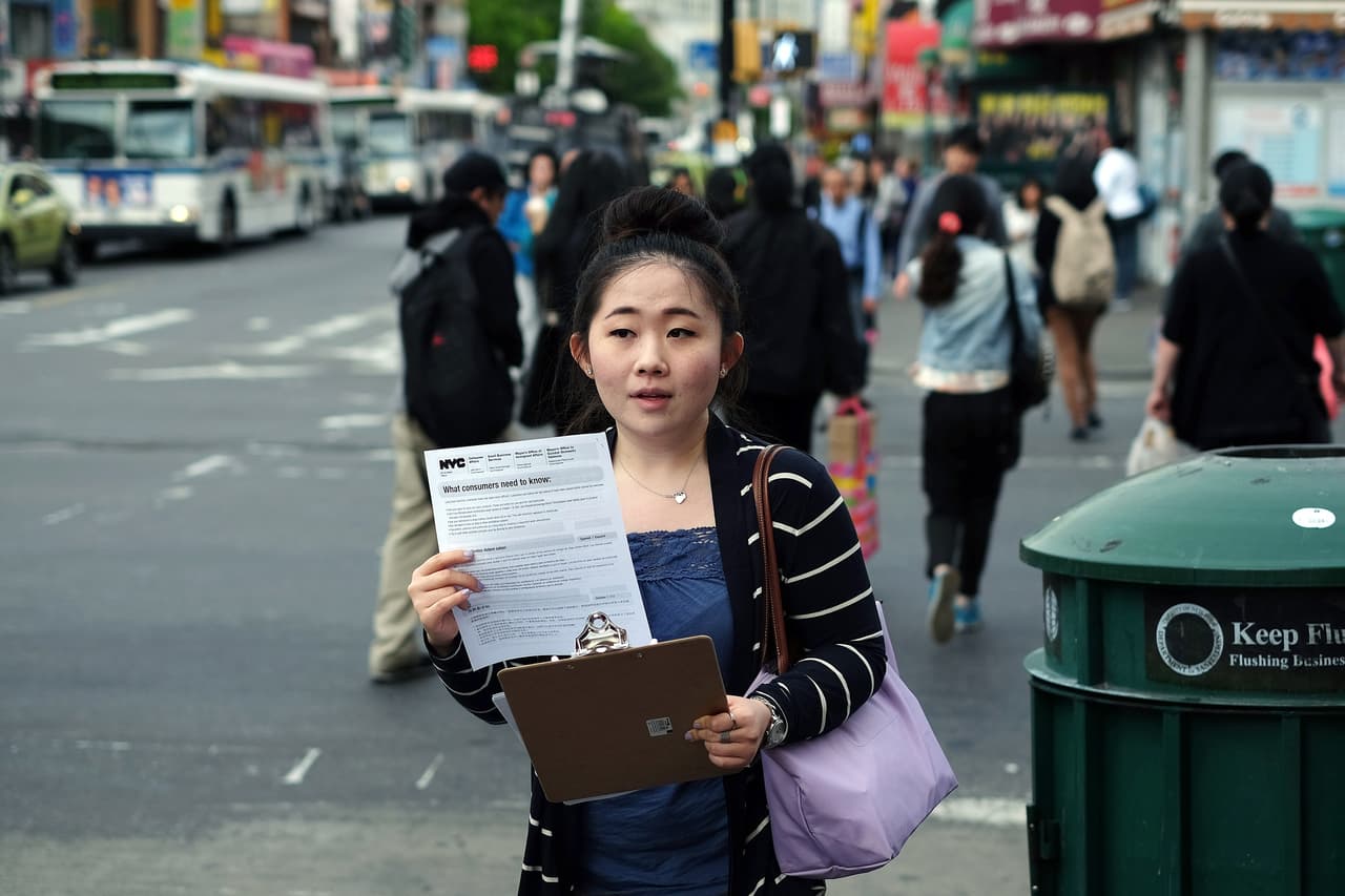 Reparten derechos laborales a empleadas en Nueva York