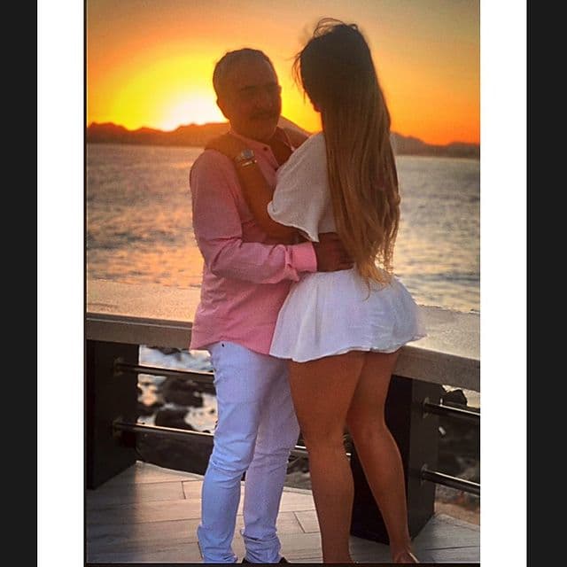 Otra pareja que dio mucho de qué hablar en el 2020 fue Vicente Fernández Jr. y su novia Mariana González. Ellos también gozaron del atardecer en Quintana Roo.