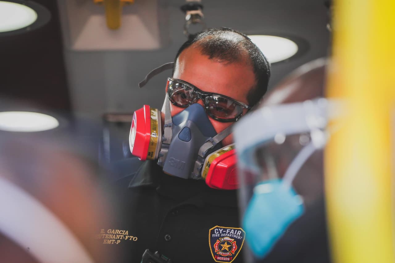Los paramédicos transportaron al hospital a cuatro pacientes, uno de ellos grave y tres en condición estable, incluido un niño de 3 años.