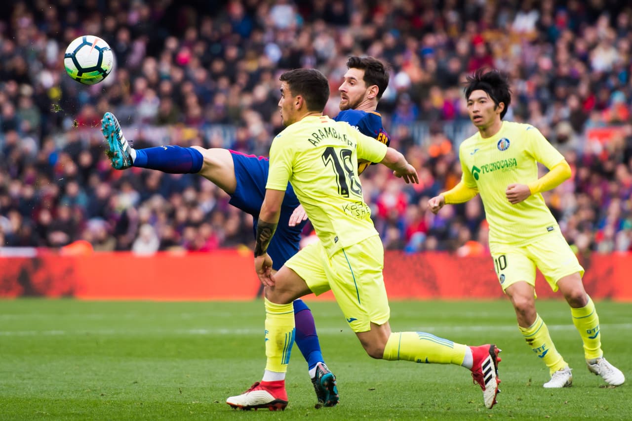 Pocas veces podemos decir que Lionel Messi fue controlado por una defensa rival pero hoy fue el caso.