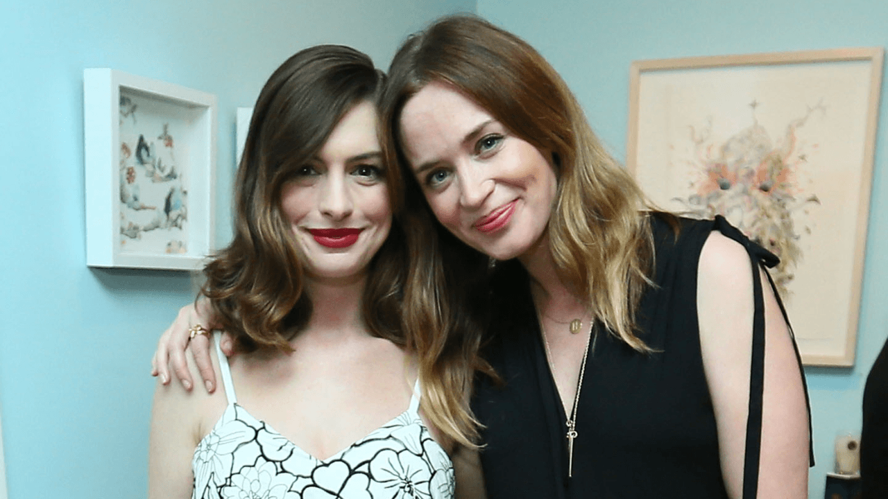 Anne Hathaway y Emily Blunt han sido amigas desde las filmaciones de 'El diablo viste a la moda'.