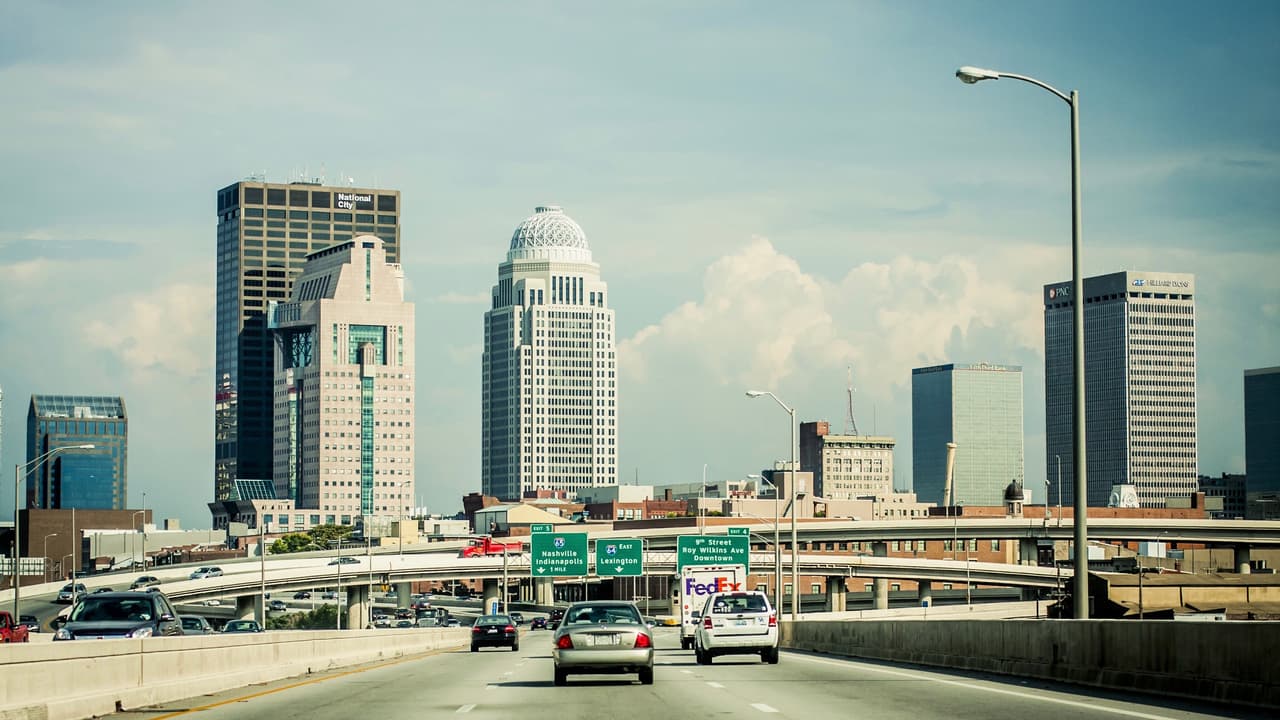 <h3 class="cms-H3-H3"><b>18. Kentucky </b></h3>
<br>
<br>El estado de Kentucky registró
<b>732</b>
<b>muertes vehiculares</b> durante 2019, 8 muertes más que en 2018. De ese total, 150 muertes (20%) fueron causadas por el consumo de alcohol.