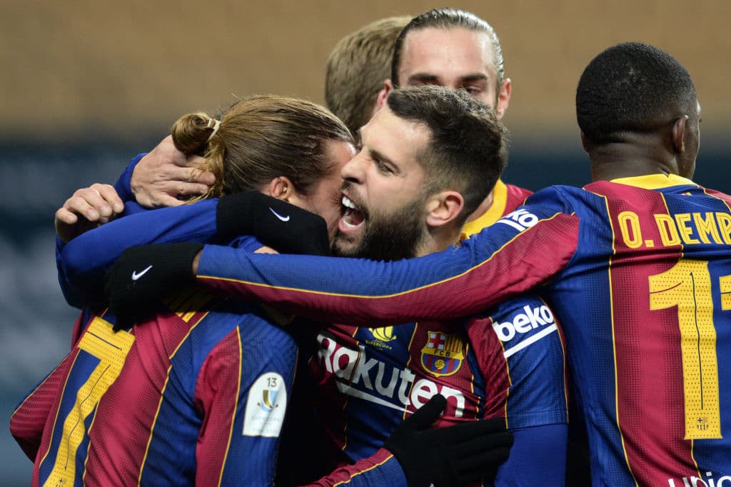 Athletic club Bilbao es el super campeón de España tras derrotar al Barcelona en tiempo extra y con 10 hombres. Lionel Messi salió expulsado por primera vez en un partido oficial. Antoine Griezmann hizo doblete y, por parte de los 'Leones' fueron Marcos, Villalibre e Iñaki Williams.