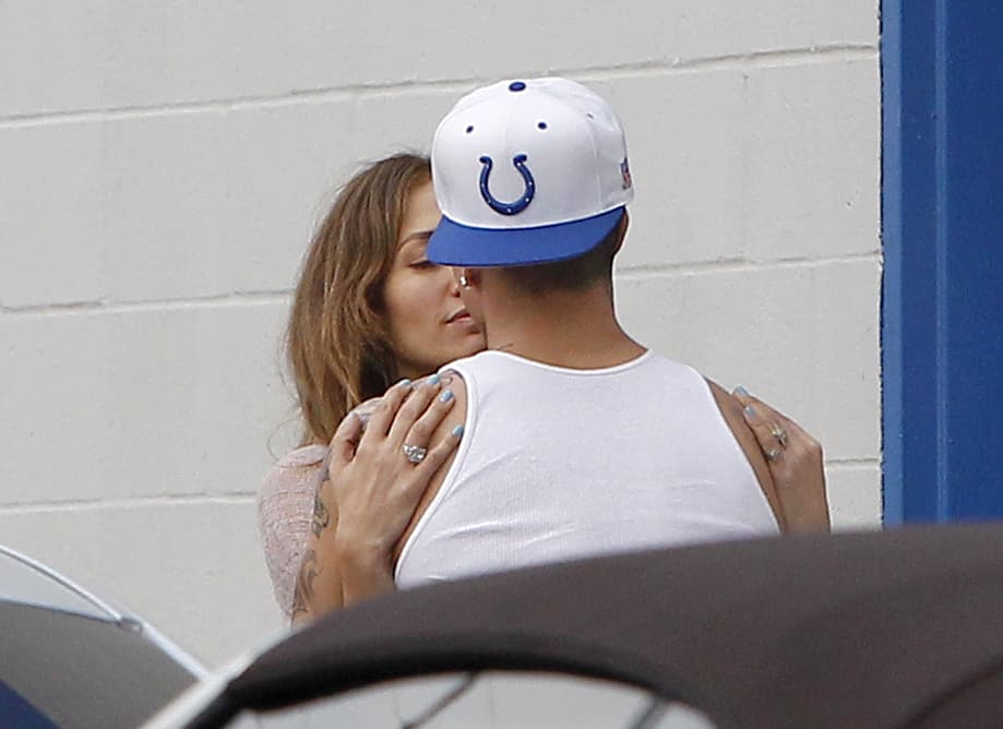 La parejita no pudo ocultar más su amor.