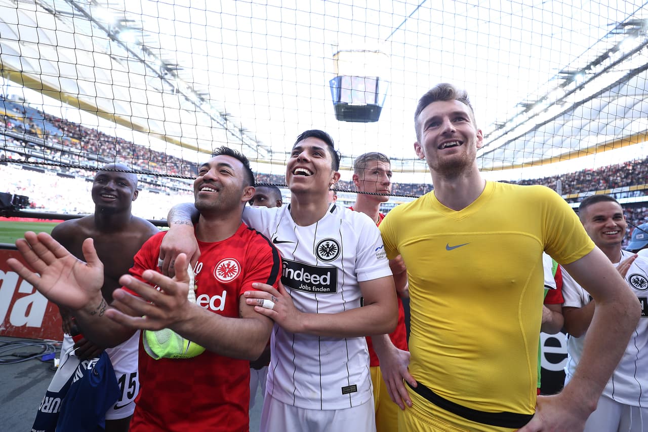 ¡Historia Pura!: Carlos Salcedo y Marco Fabián, primeros mexicanos que ganan la Pokal