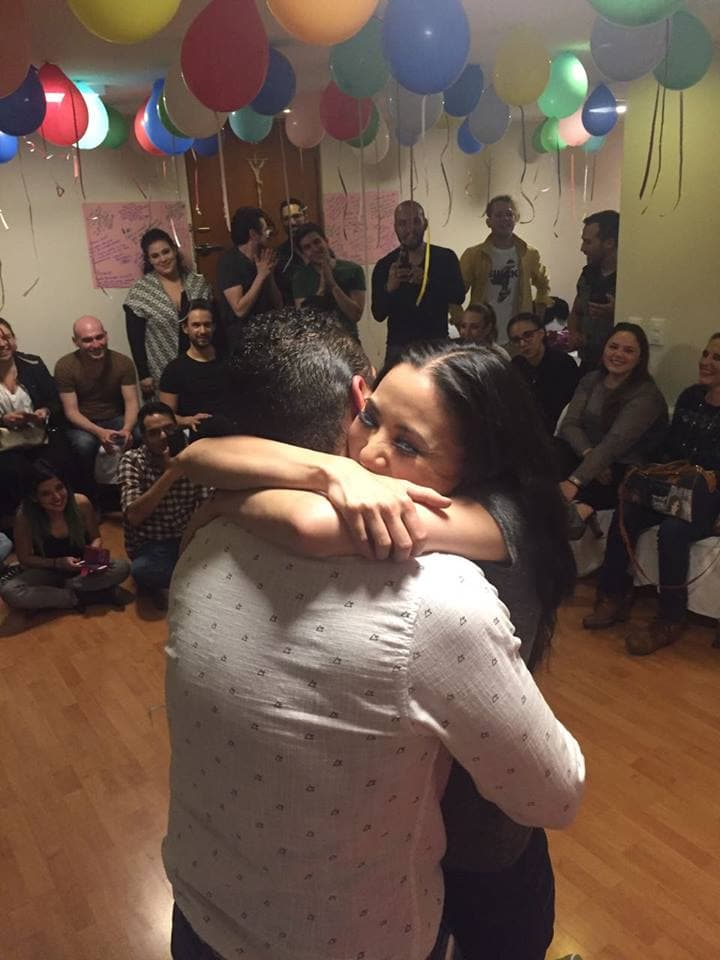 Era un 19 de octubre de 2016 y Hiromi se convirtió en la prometida de Fernando, ante la presencia de familiares. Sellaron el compromiso, fundidos en un abrazo.