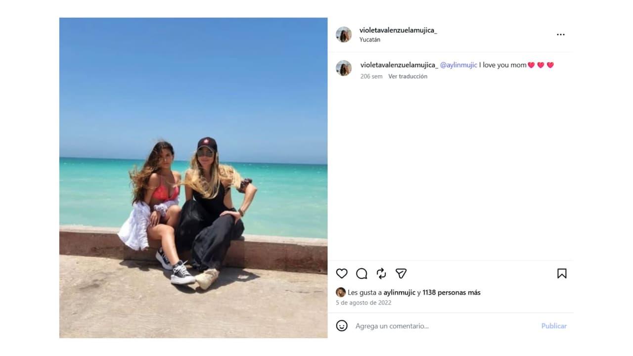 Con su hija Violeta.
