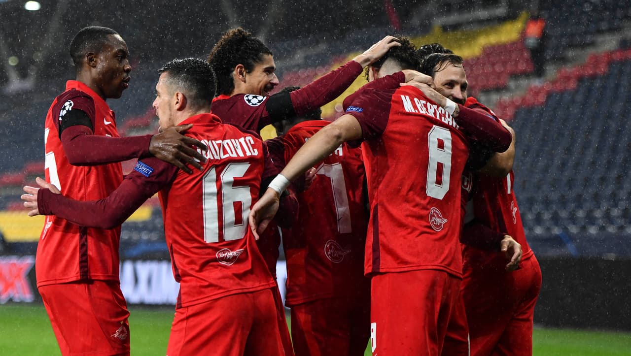 El Bayern despedazó al RB Salzburg 2-6; en 15’ el cuadro de Flick hizo cuatro goles. Por los de Salzburgo marcaron Berisha (4’) y Okugawa (66’); Kristensen (44’) hizo autogol. Lewandowski (21’, 88’), Boateng (79’), Sané (83’) y Lucas Hernández (90+2’) hicieron los del Bayern.
