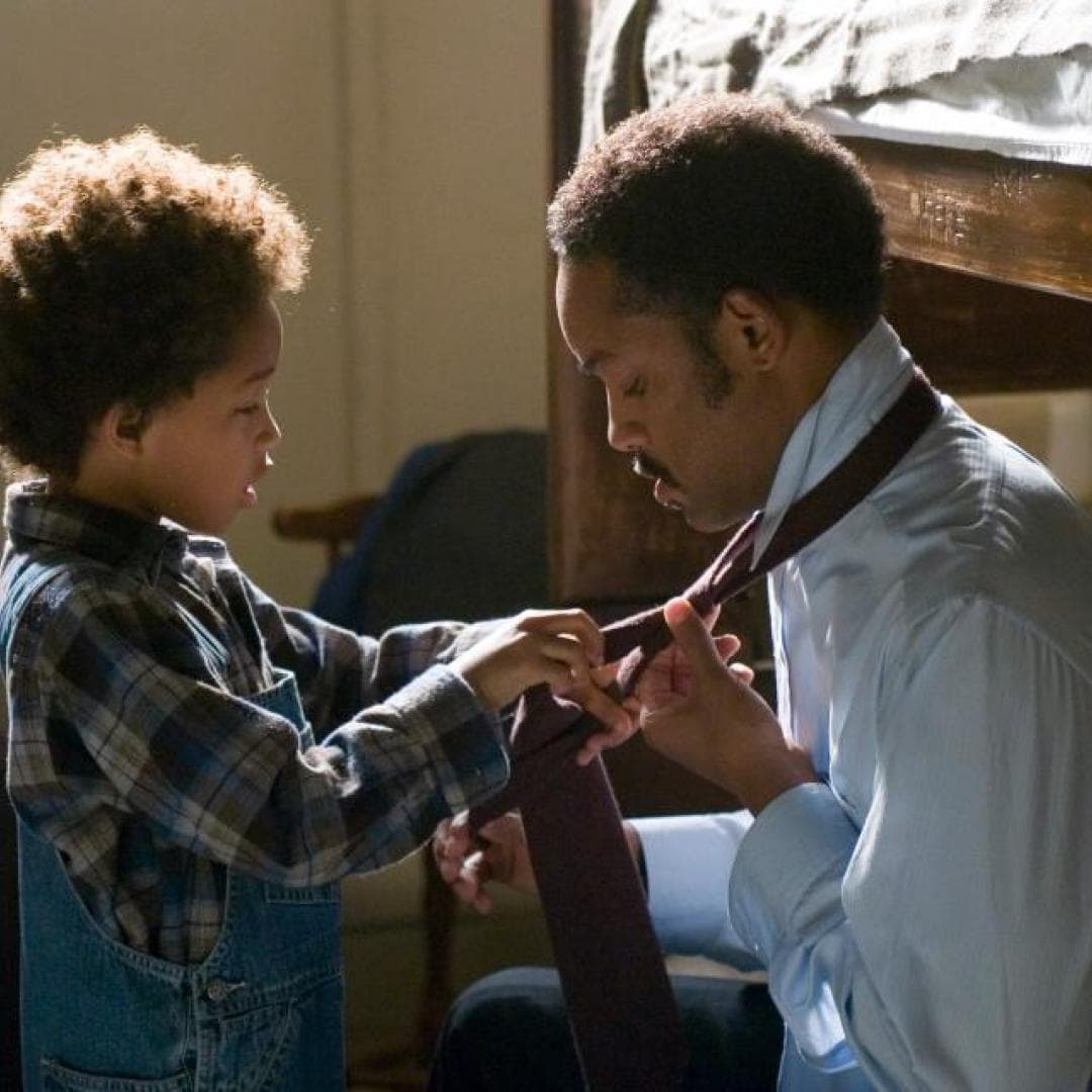 <b>'En busca de la felicidad' </b>
<br>Narra la dura vida de Chris Gardner, un hombre que no tiene dinero y debe buscar la manera de mantener a su hijo.