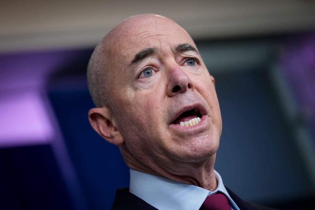 Mayorkas niega que haya una crisis en la frontera pese al aumento del flujo migratorio