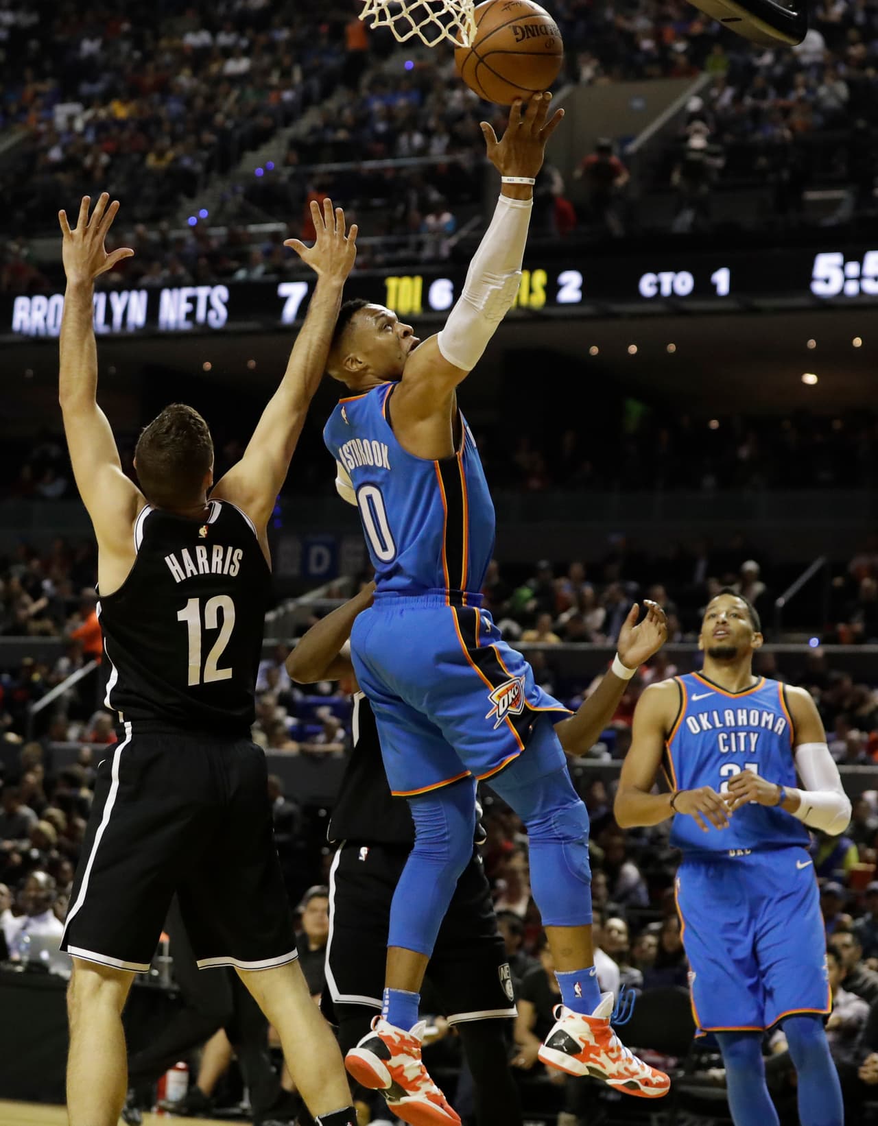 Te traemos las mejores imágenes del primer partido en México entre los Nets y el Thunder.