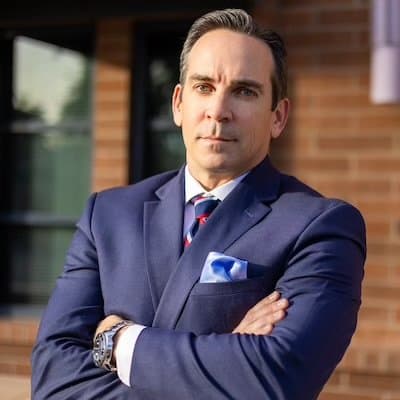 A pesar de que Kamp
<b> afirma que la investigación estuvo incompleta</b> porque los mensajes que se utilizaron en el caso fueron sacados de contexto, los señalamientos no han cesado.