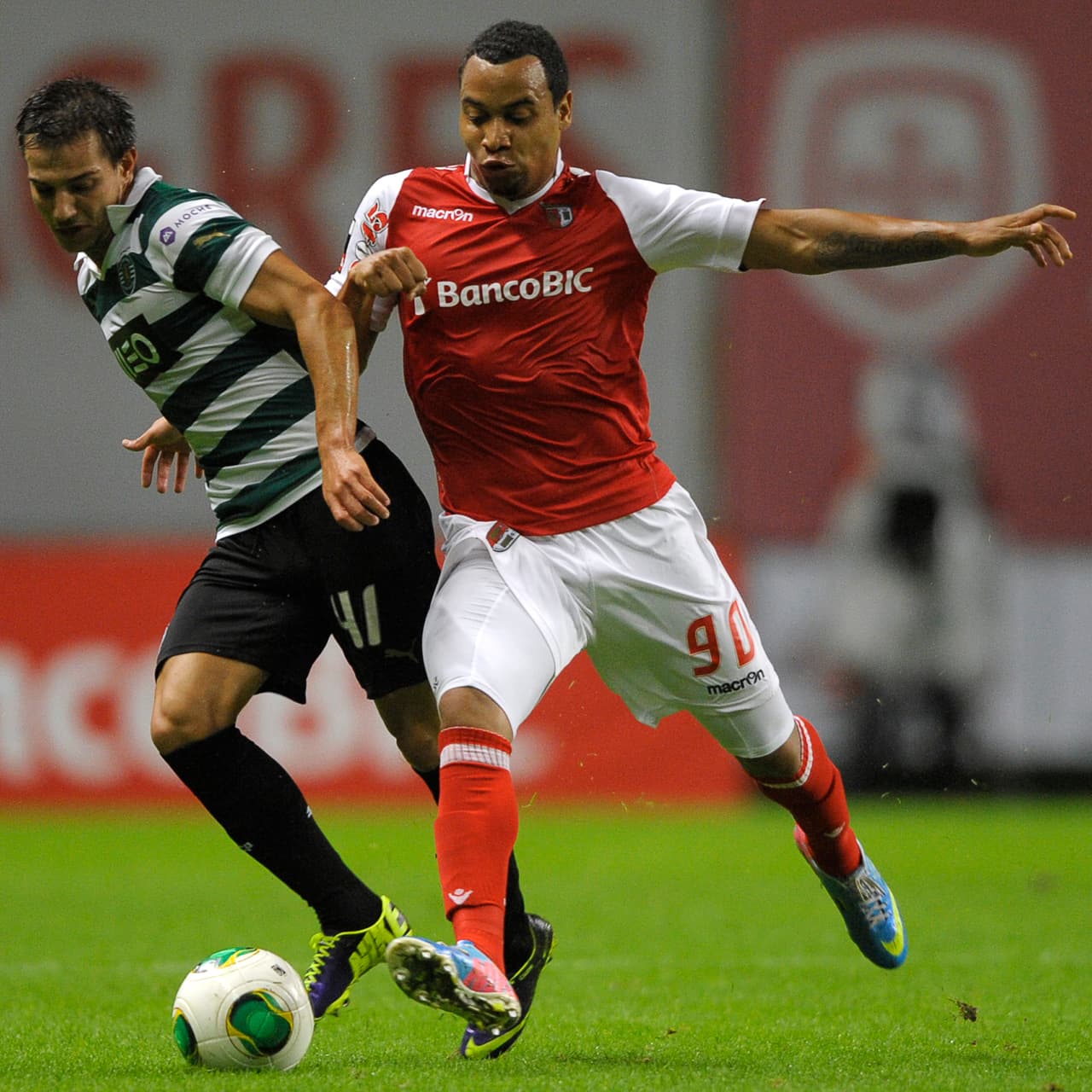 Del DIM se fue como ídolo cuando dio el salto al Sporting Braga de Portugal, siendo esta su primera experiencia en el exterior.