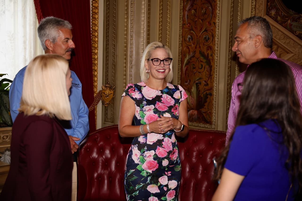 La comunidad hispana de Arizona enriquece la cultura, historia y economía de nuestro estado: Kyrsten Sinema