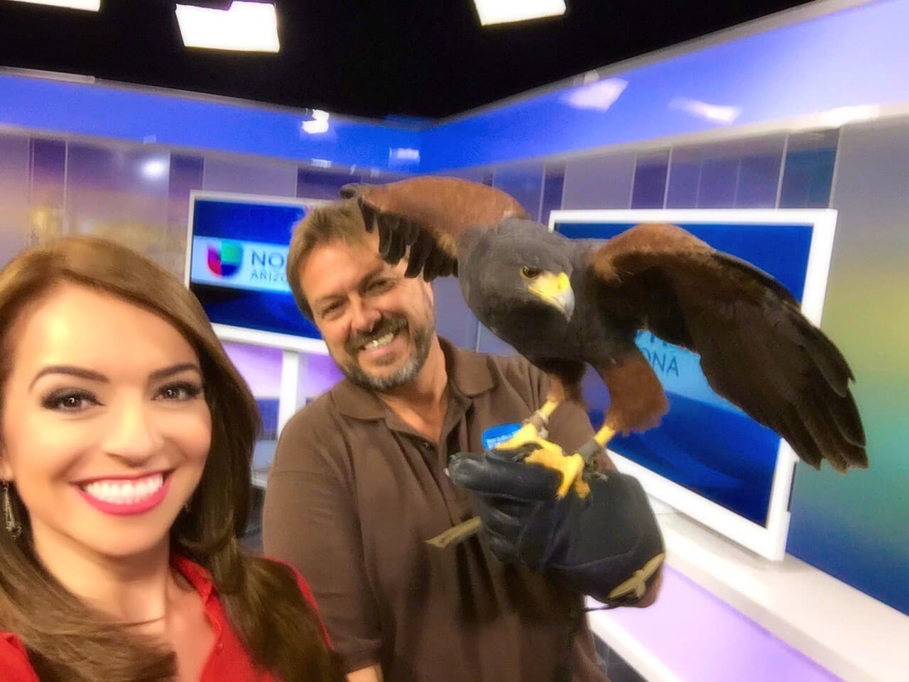 Nuestra conductora Heidi Renpenning no se resistió al selfie y miren la sorpresa que se llevó.