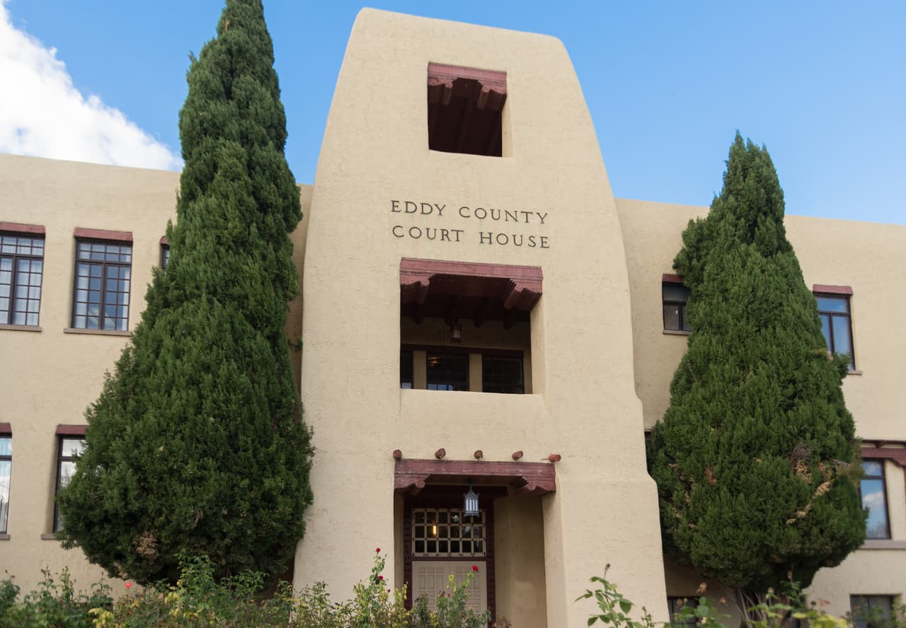 <b>Puesto 9. Condado de Eddy, Nuevo México</b>
<br>
<br>Porcentaje del condado con sequía extrema o excepcional (12 de julio de 2021): 29.4%.
<br>
<br>Semanas con 100% de sequía excepcional en el último año: 22.
<br>
<br>Semanas con al menos un 50% de sequía excepcional en el último año: 30.
<br>
<br>Número de semanas consecutivas con cualquier porcentaje de sequía extrema o excepcional: 52 (del 14 de julio de 2020 al 12 de julio de 2021).
<br>
<br>Población: 57,732 habitantes.
<br>
<br>Según los datos, el oeste de Estados Unidos ha atravesado períodos de sequía extrema como este casi todos los años, desde la llegada del siglo XXI.
<br>